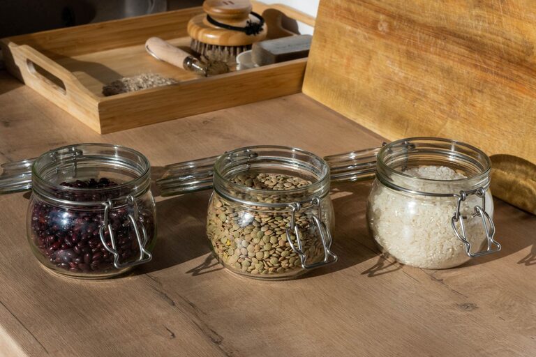 Cómo planificar comidas con alimentos básicos de la alacena